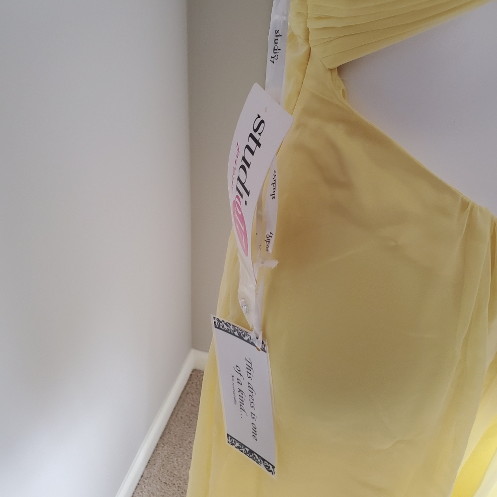Event Dress - Picture 4 of 4